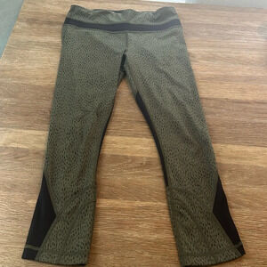 Lululemon leggings size 4